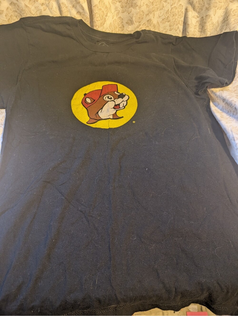 Buc-ee's Peace Love T-Shirt Black Medium comfort fit